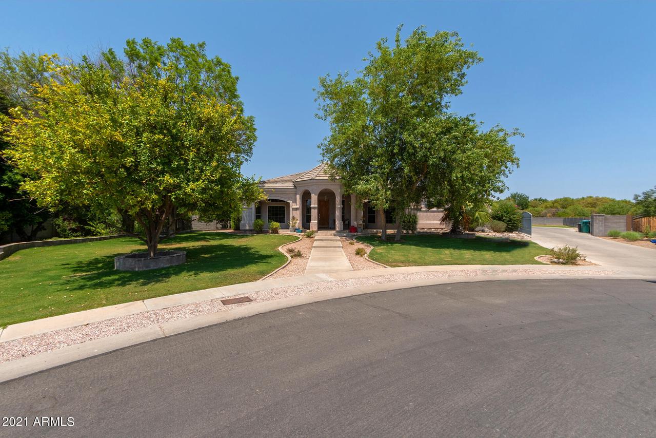 3740 E Northridge Cir., Mesa, AZ 85215