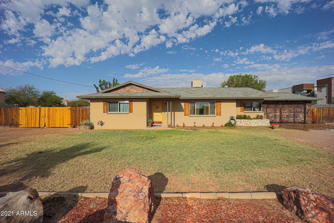 9383 N 83rd Ave., Peoria, AZ 85345