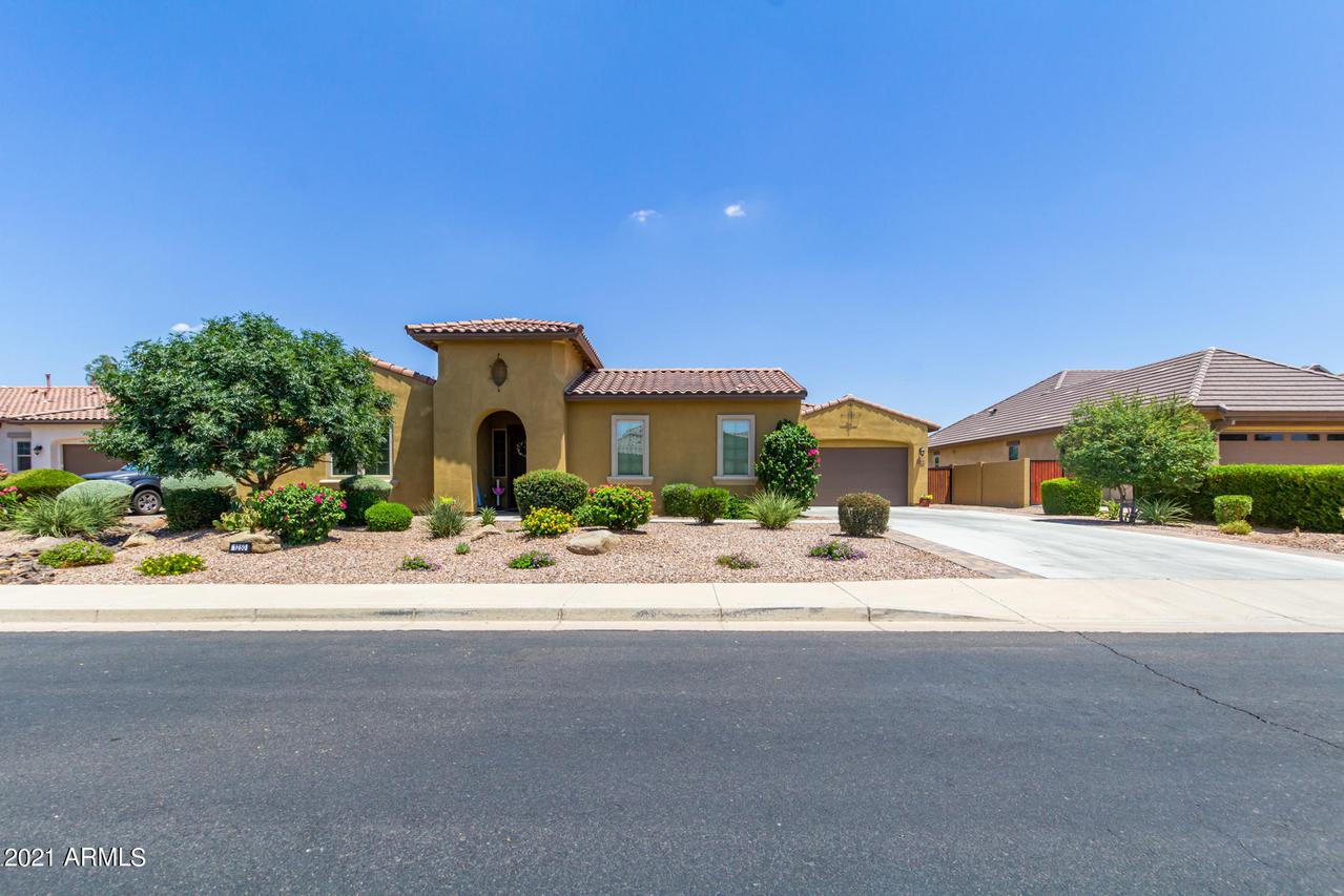 1250 E Via Nicola Rd., San Tan Valley, AZ 85140