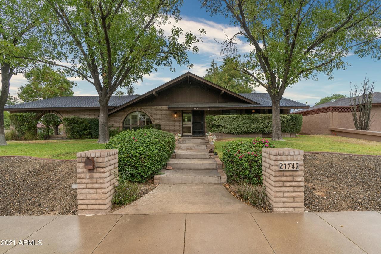 1742 W Laurie Ln., Phoenix, AZ 85021