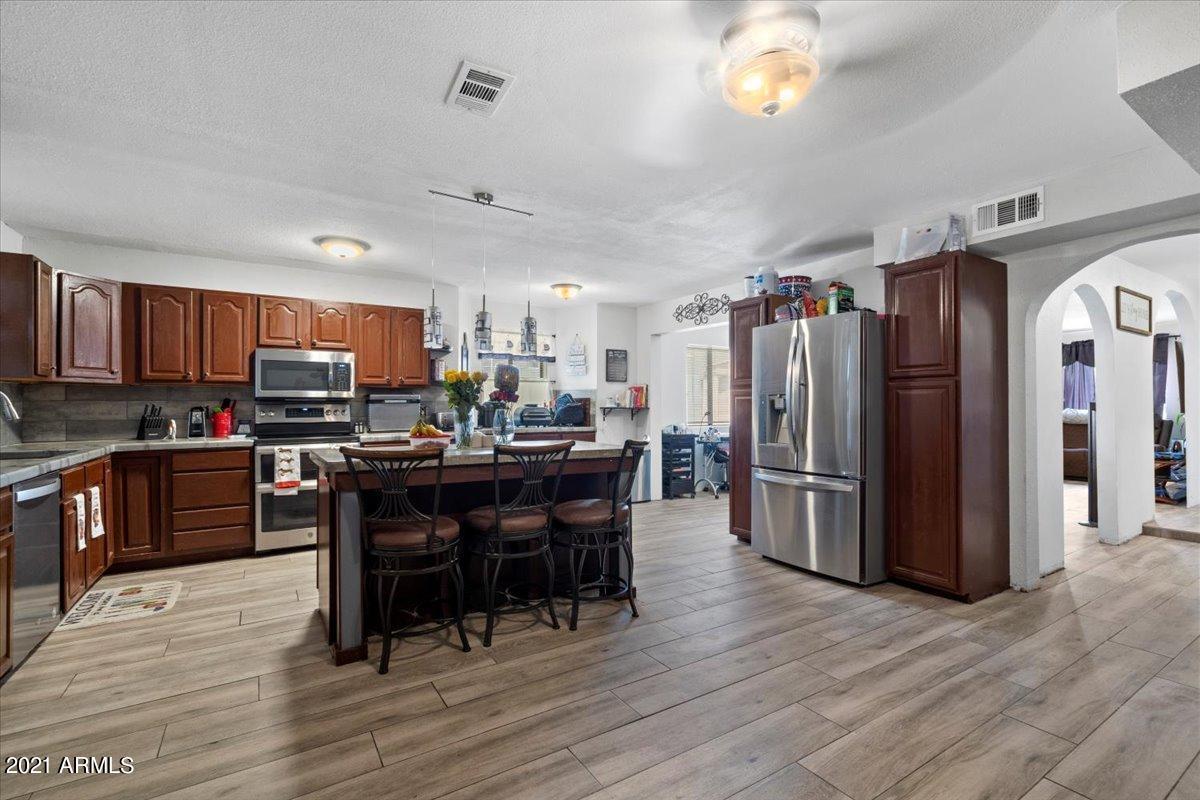 1025 W Danbury Rd., Phoenix, AZ 85023