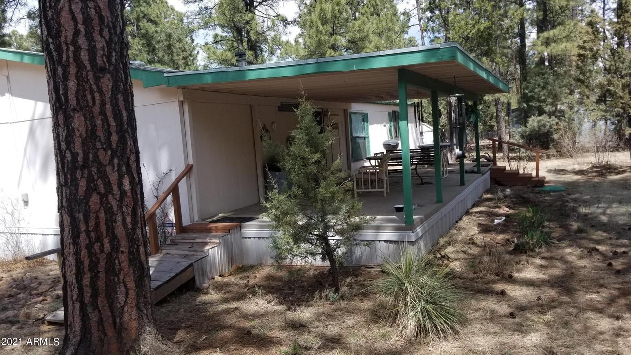 2853 Little Hawk Tr., Overgaard, AZ 85933