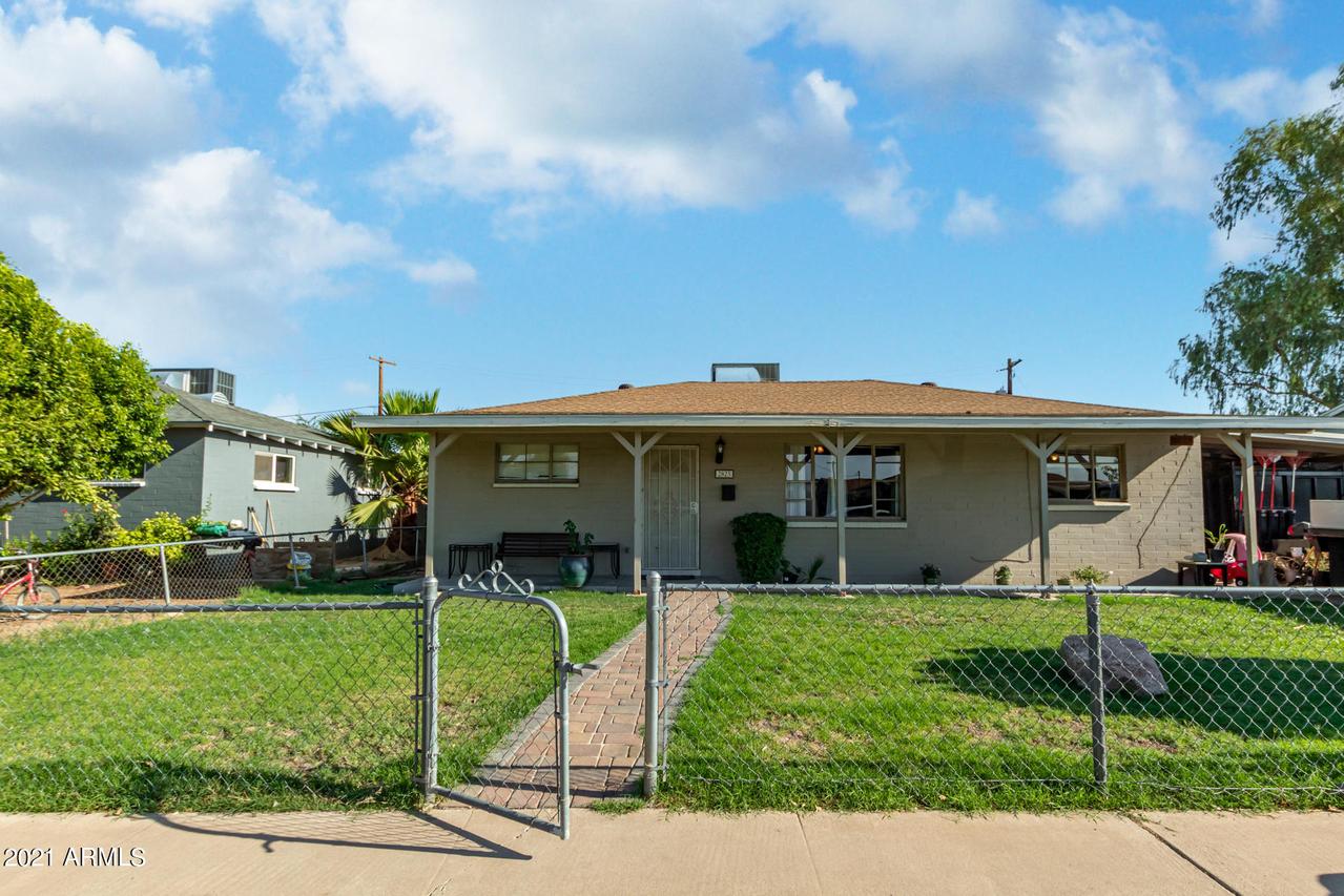 2825 W Seldon Ln., Phoenix, AZ 85051