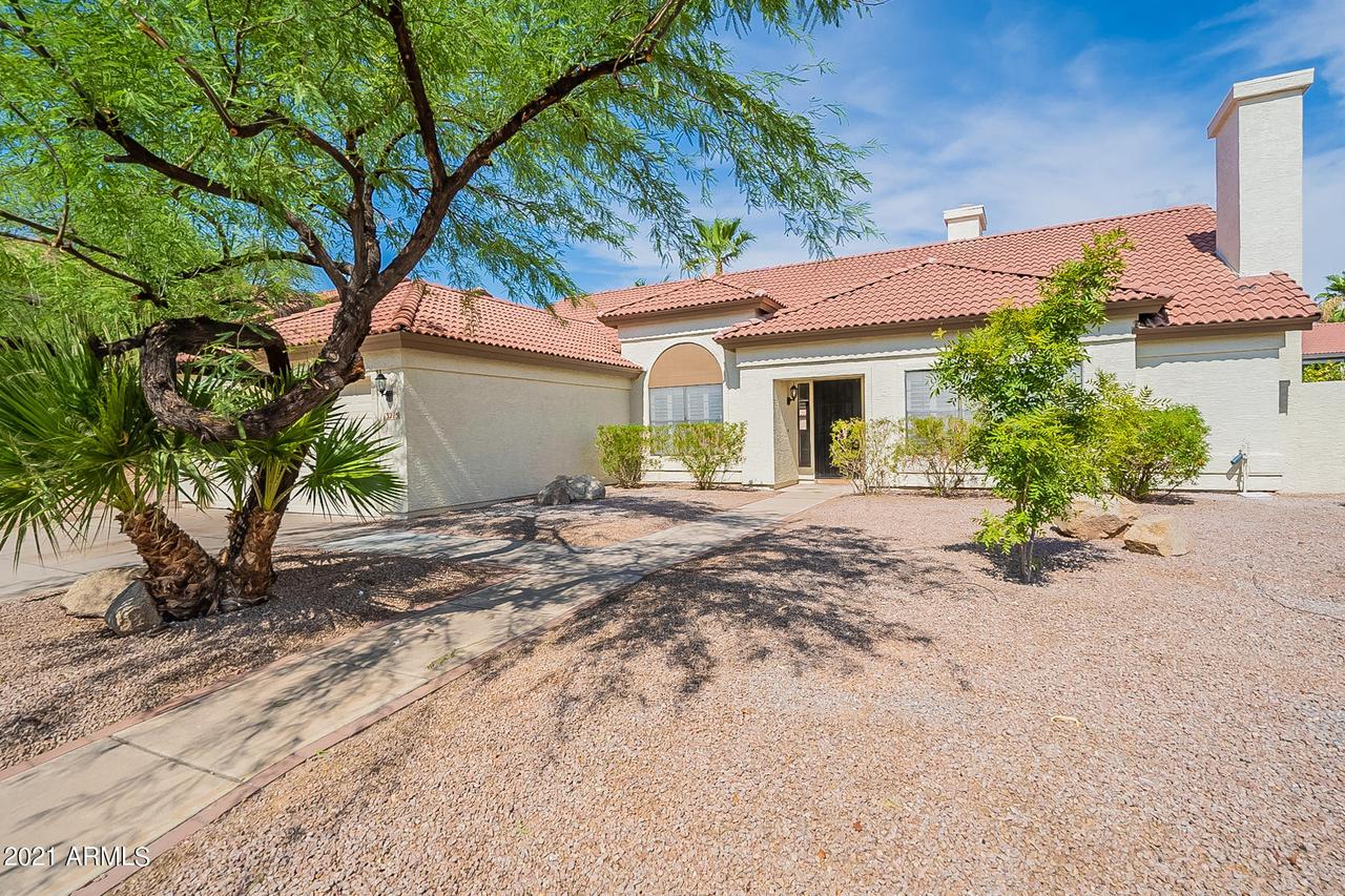 13215 S 38th St., Phoenix, AZ 85044