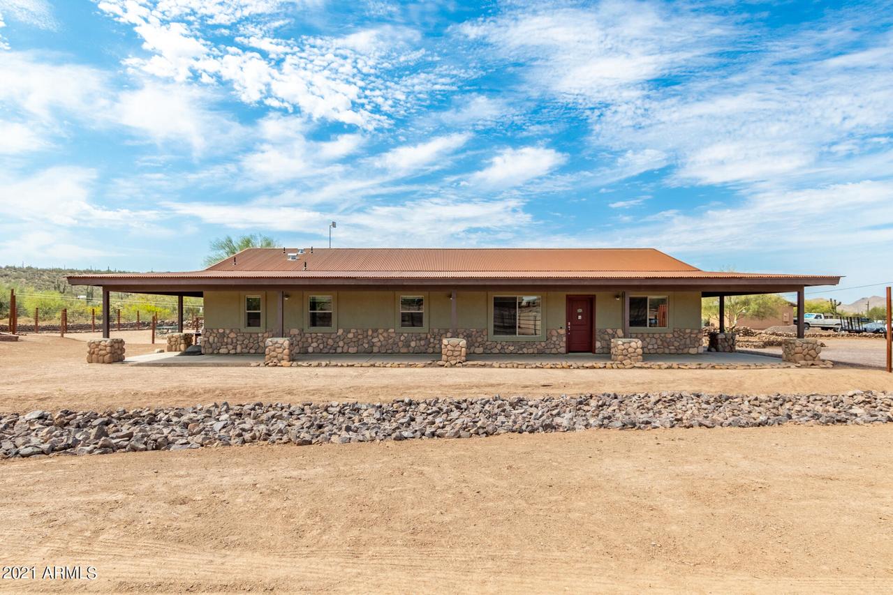 117 W County Rd., New River, AZ 85087