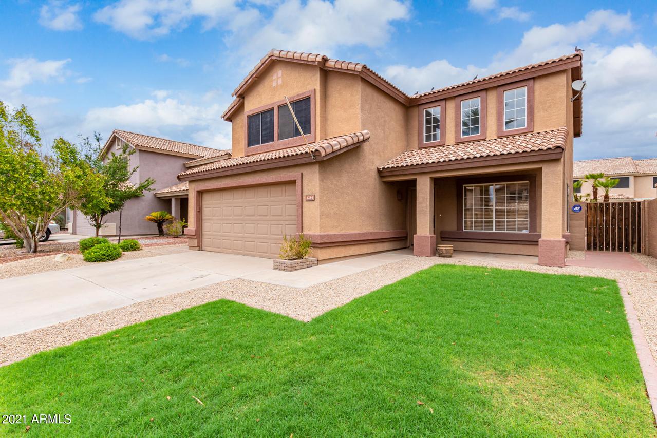 4244 E Raven Rd., Phoenix, AZ 85044