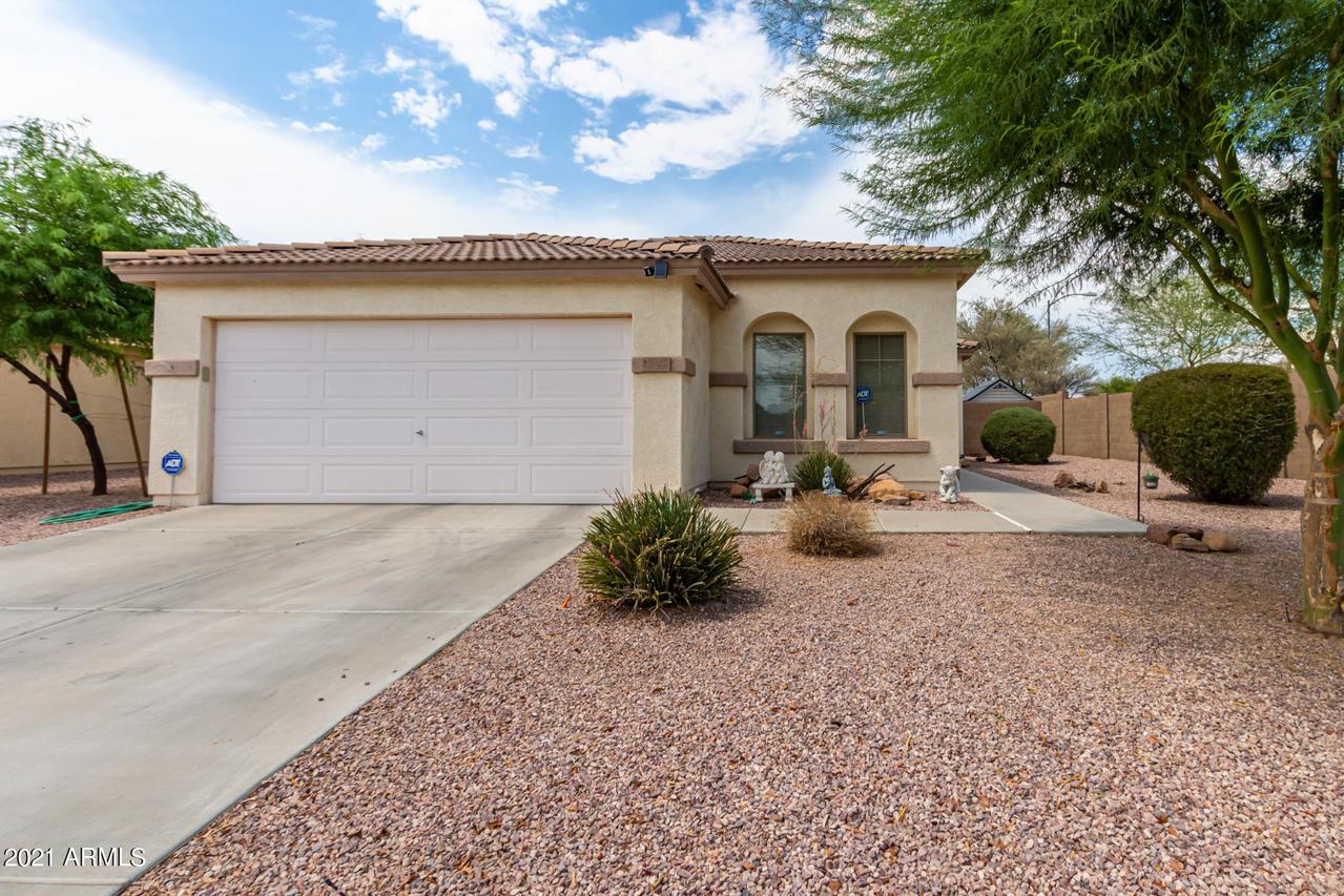 15922 W Winchcomb Dr., Surprise, AZ 85379