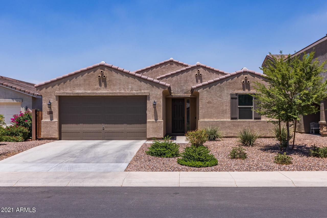 1220 W Carlsbad Dr., San Tan Valley, AZ 85140