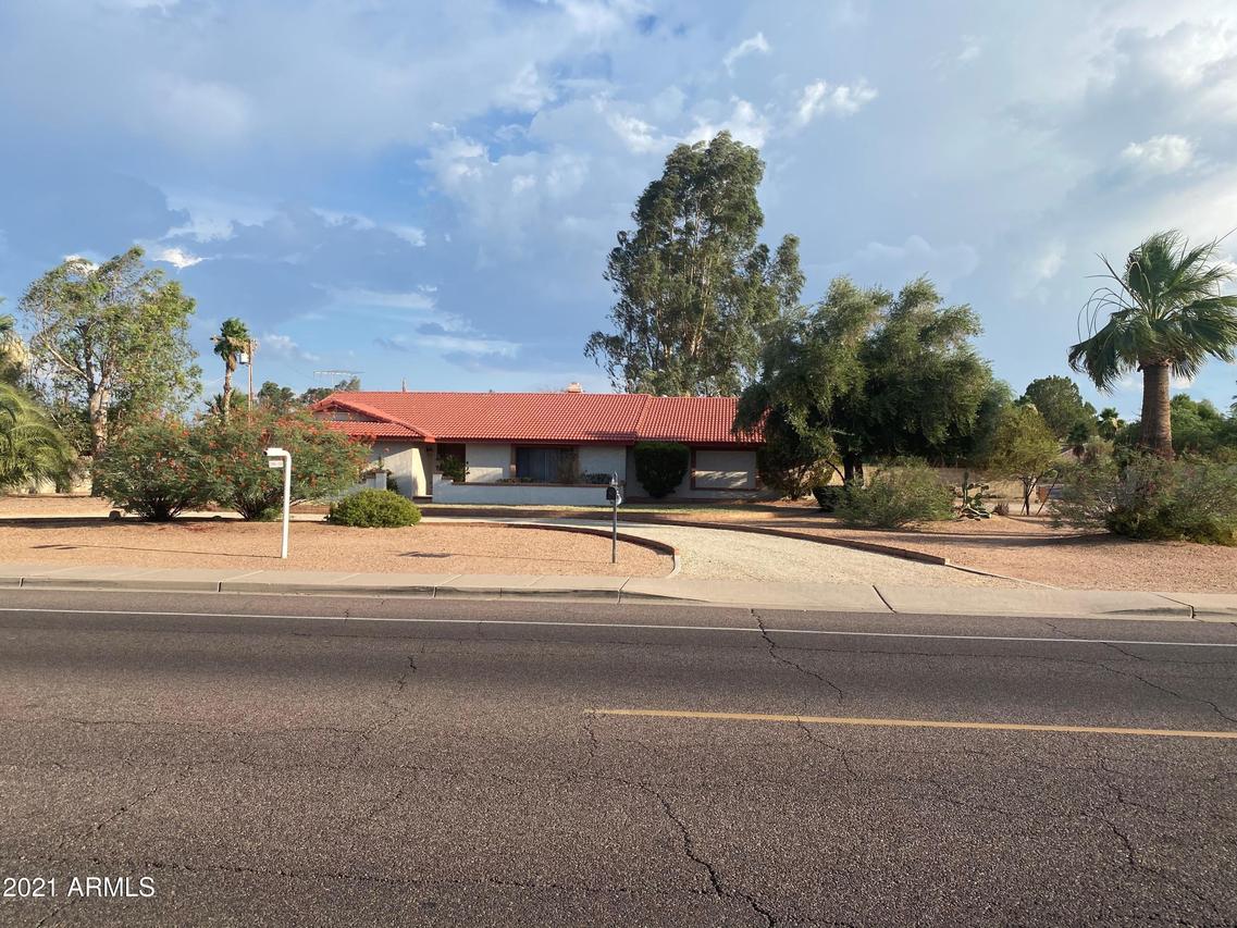 4601 E Cholla St., Phoenix, AZ 85028