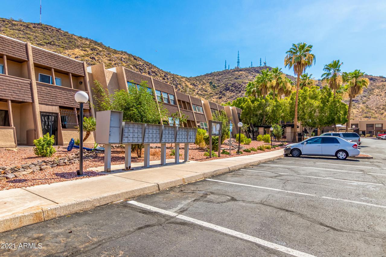 1601 W Sunnyside Dr. #112, Phoenix, AZ 85029