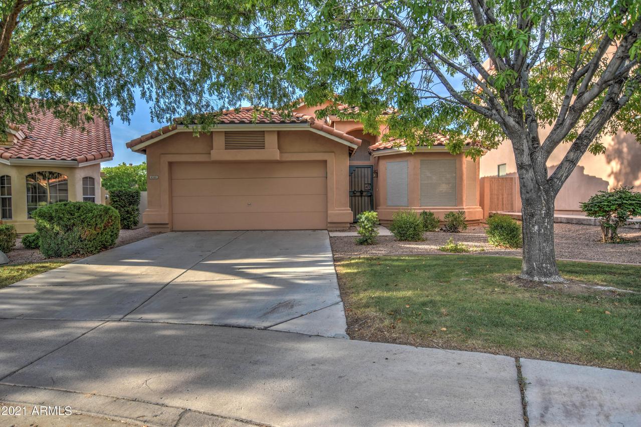 6560 E Saddleback St., Mesa, AZ 85215