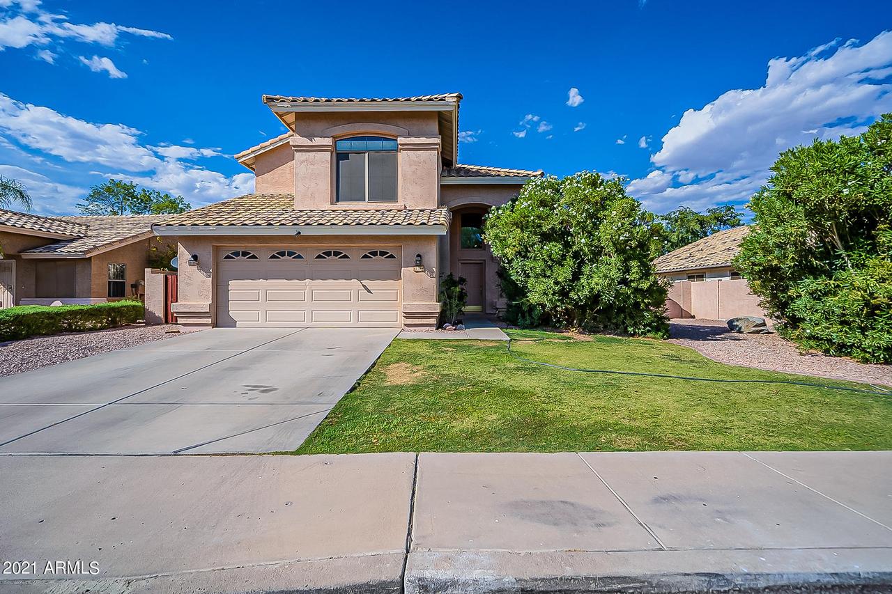 7352 E Medina Ave., Mesa, AZ 85209