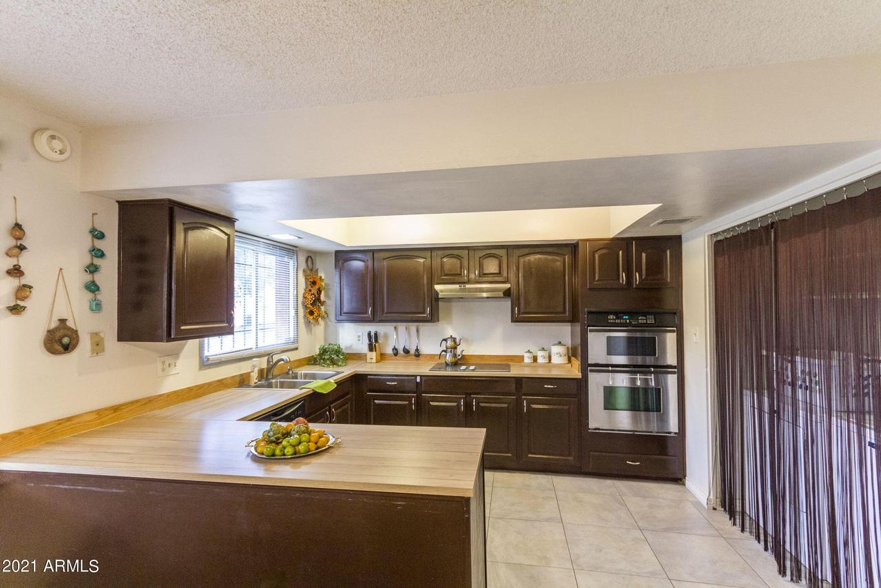 6511 N 44th Ave., Glendale, AZ 85301