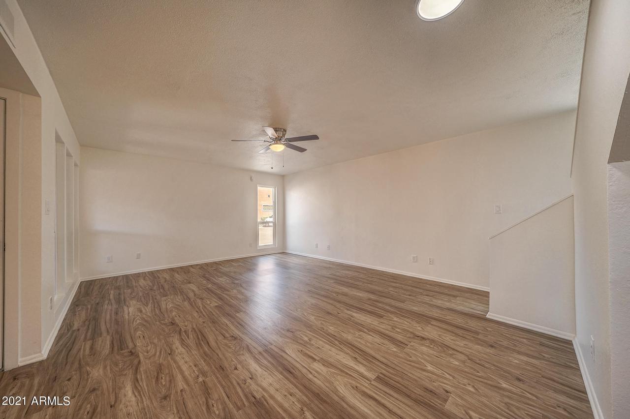 2677 E Oakleaf Dr., Tempe, AZ 85288