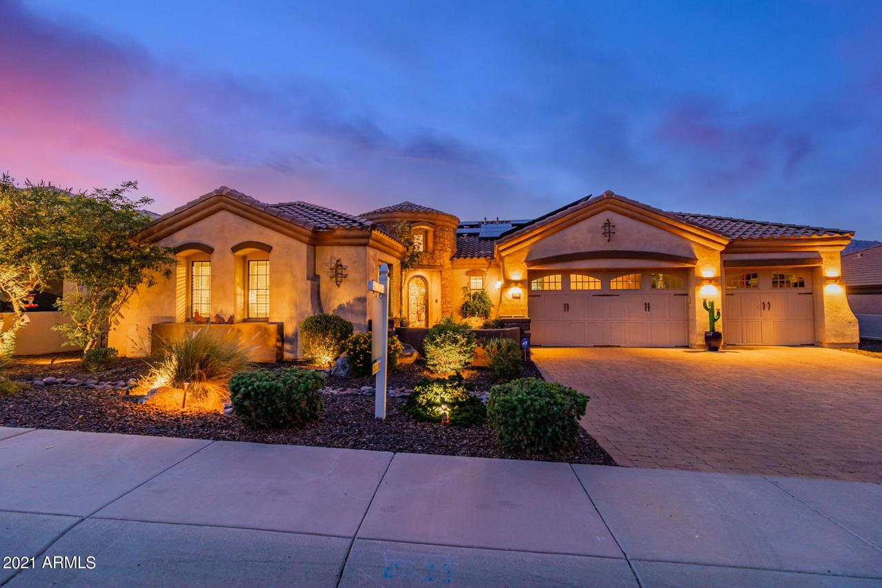 9636 E Inglewood Cir., Mesa, AZ 85207