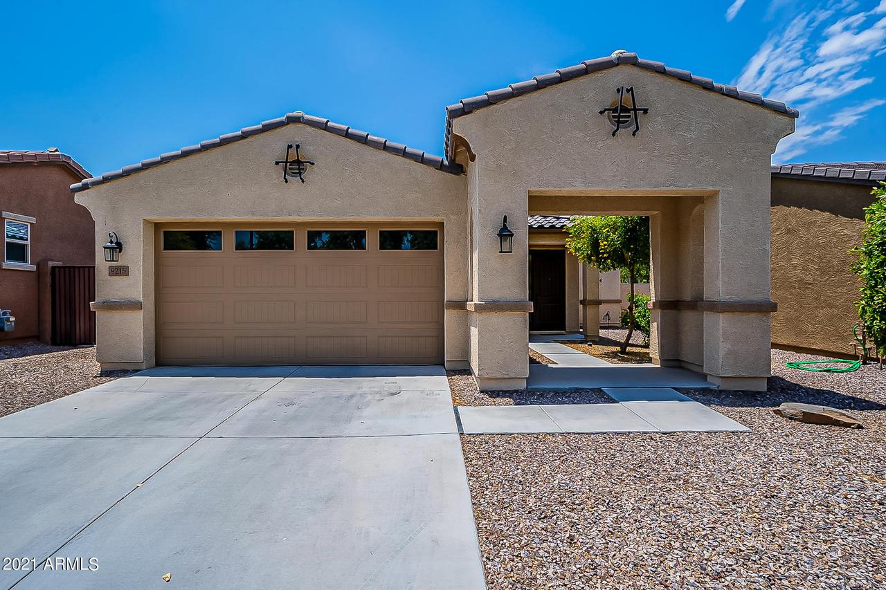 9215 W Dreyfus Dr., Peoria, AZ 85381