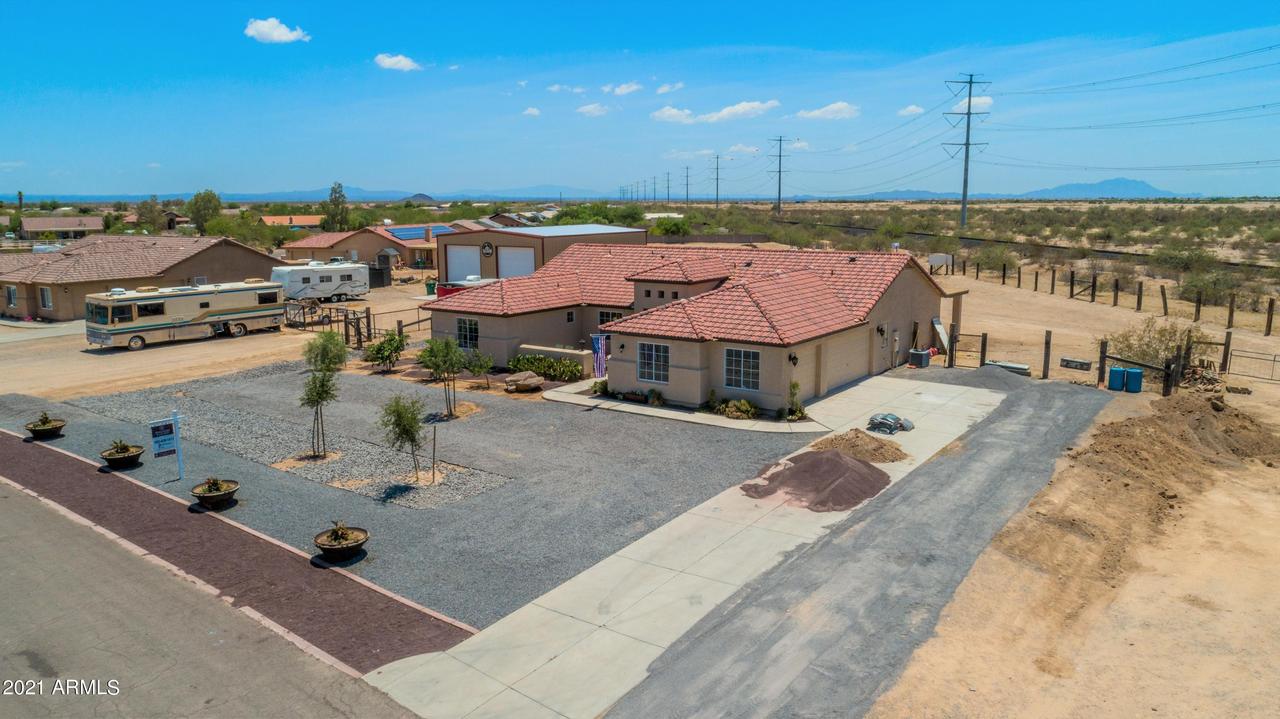 9469 E Twin Spurs Ln., Florence, AZ 85132