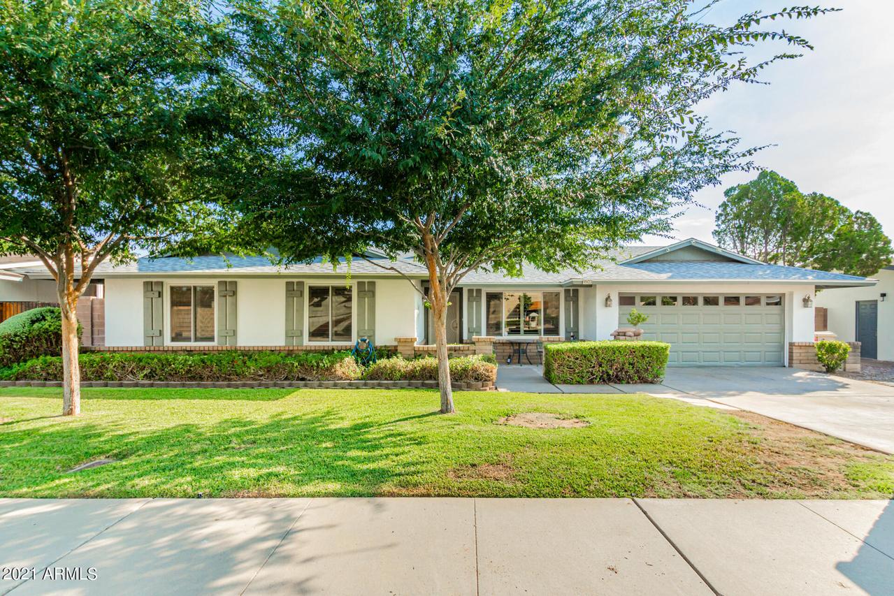 4933 W Shangri La Rd., Glendale, AZ 85304