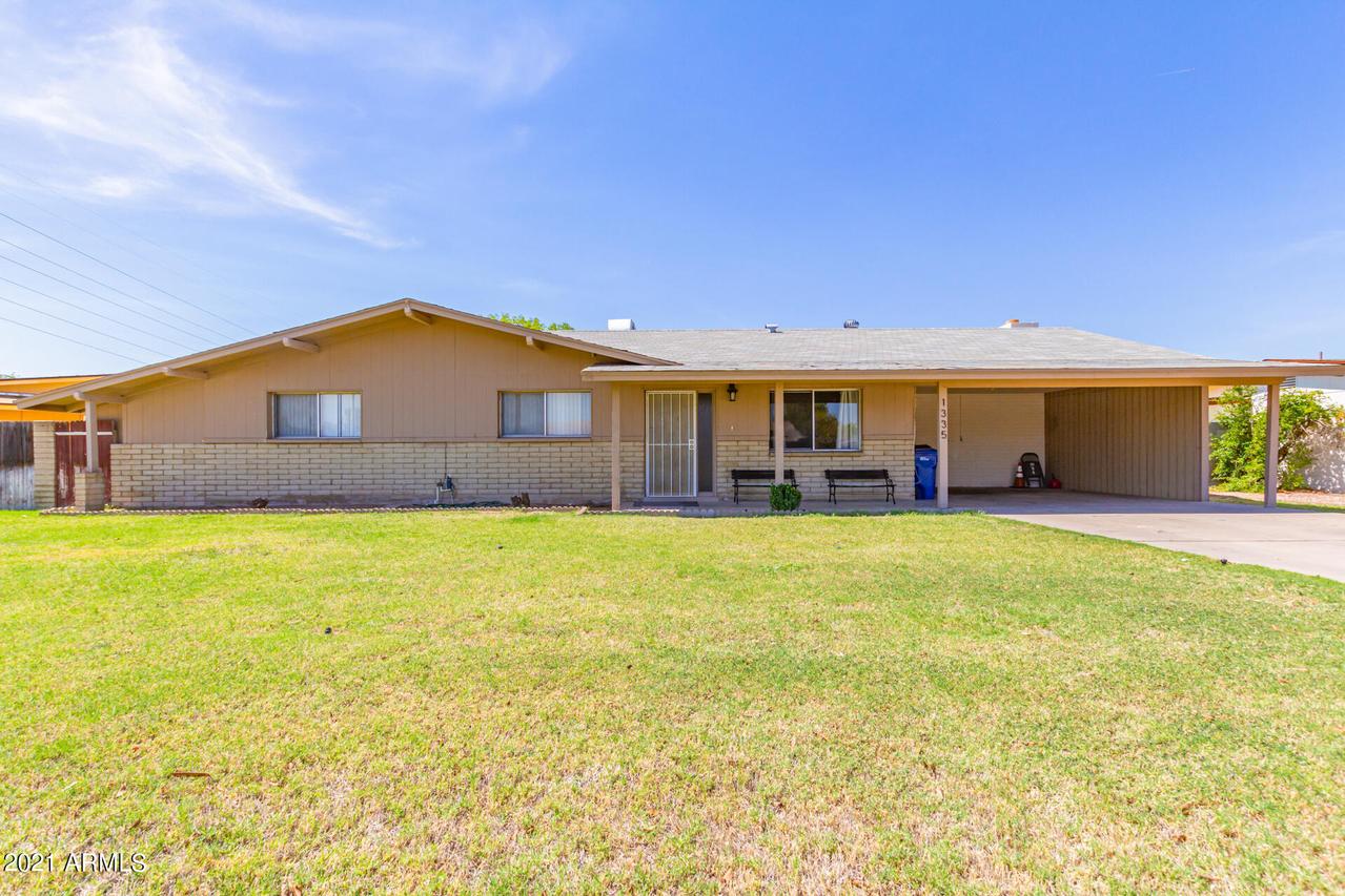 1335 E Ellis Cir., Mesa, AZ 85203