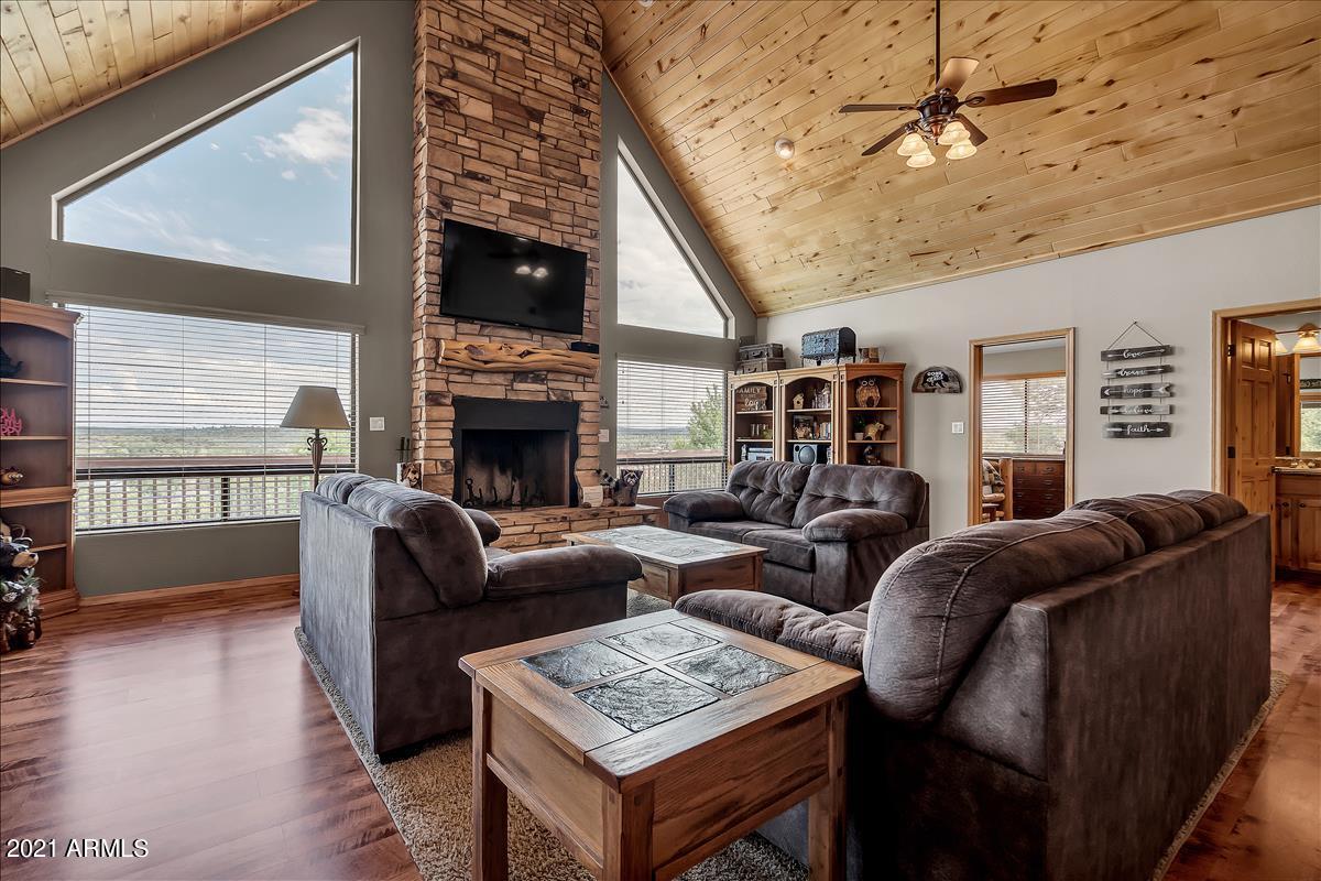 7069 Pair O Dice Rd., Show Low, AZ 85901