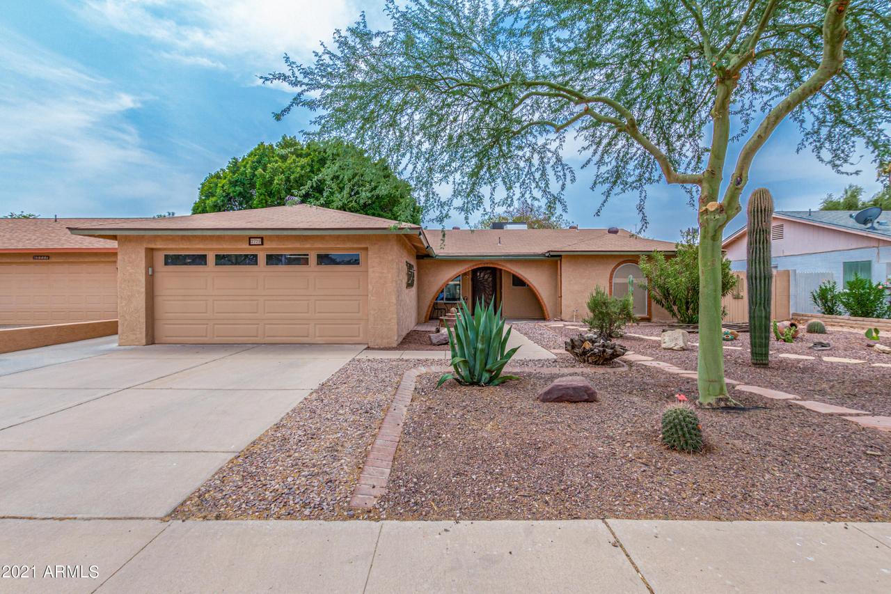2721 W Nopal Cir., Mesa, AZ 85202