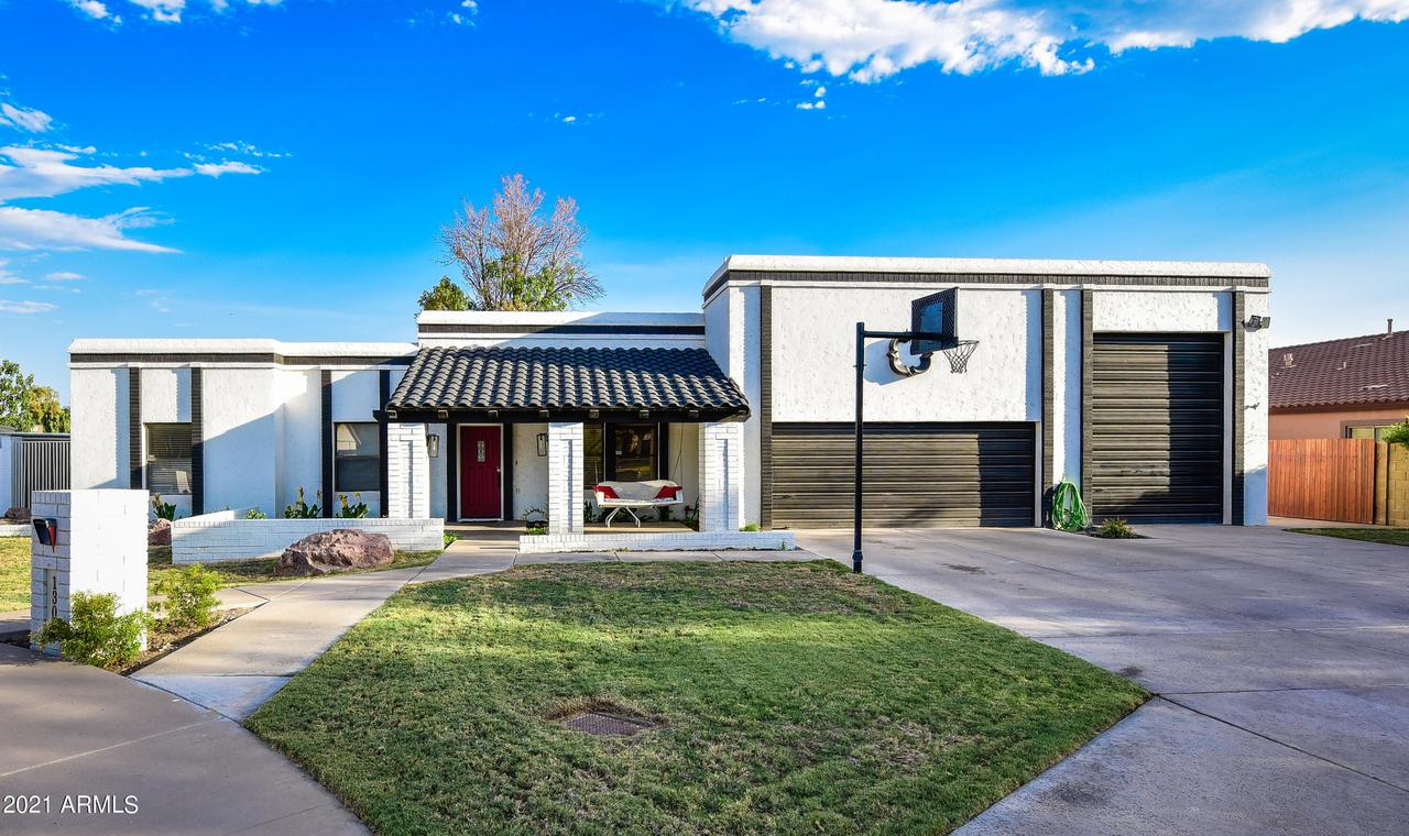 1305 E Kramer Cir., Mesa, AZ 85203