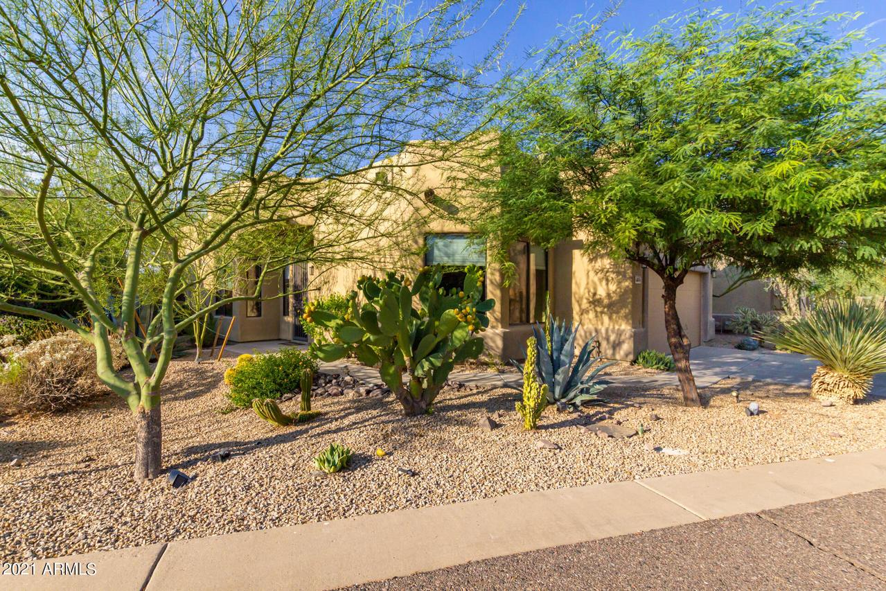 6084 E Knolls Way, Cave Creek, AZ 85331
