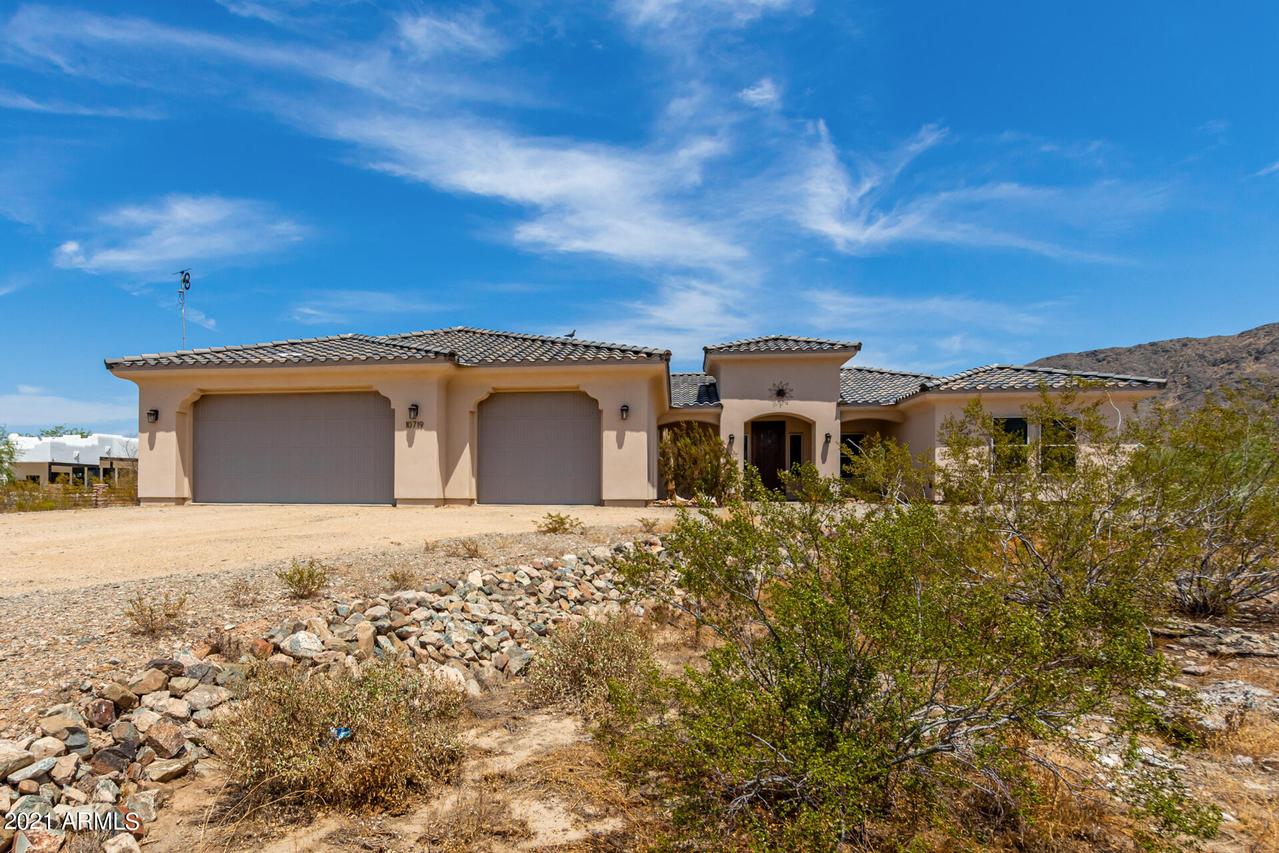 10719 S 34th Ave., Laveen, AZ 85339