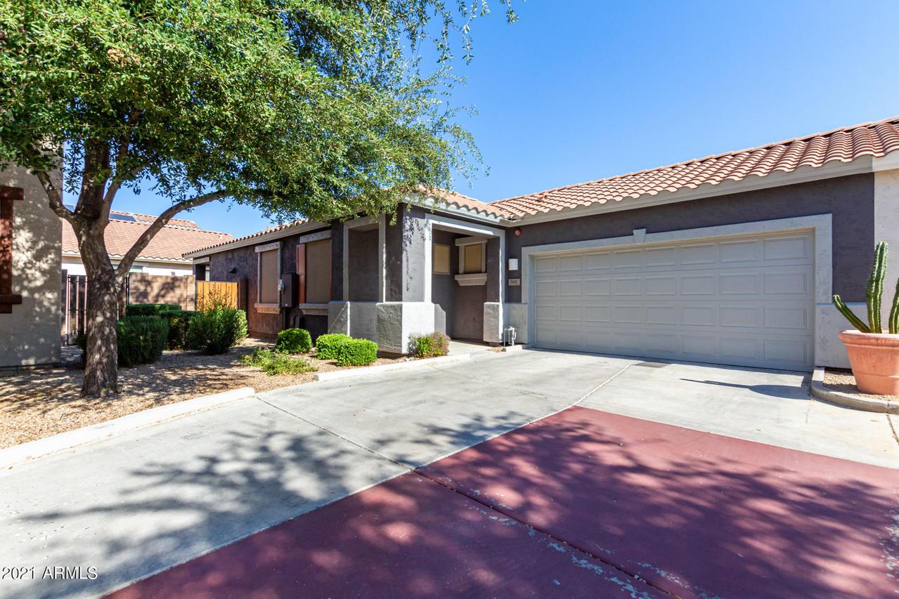 995 E Cantebria Dr., Gilbert, AZ 85296