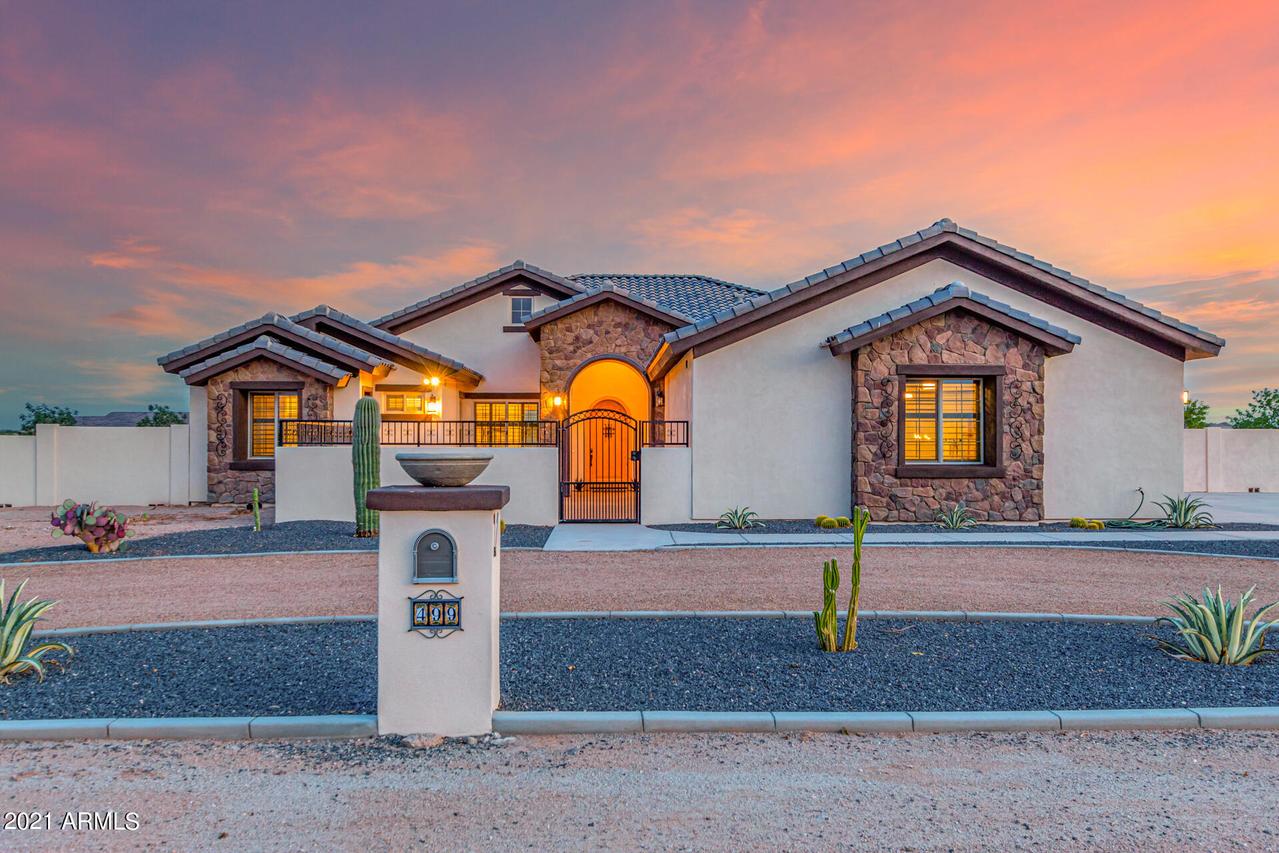 499 W Triboulet Ln., San Tan Valley, AZ 85143
