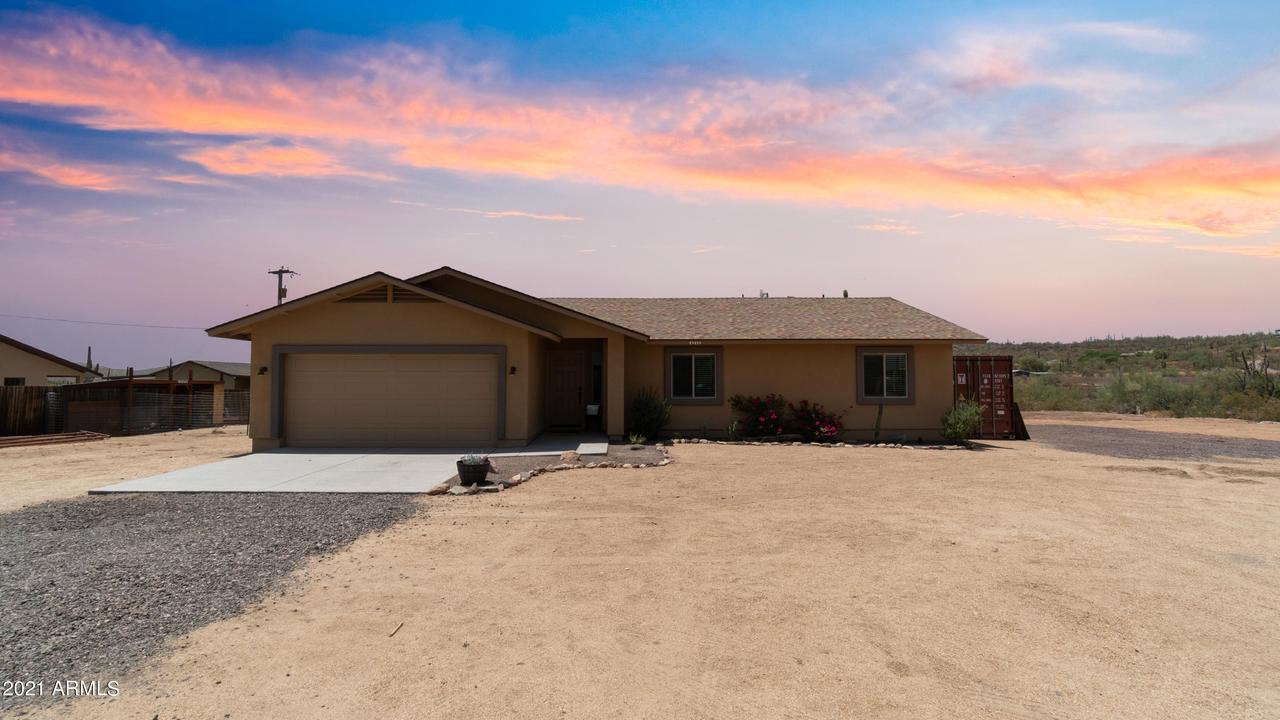 48418 N 7th Ave., New River, AZ 85087