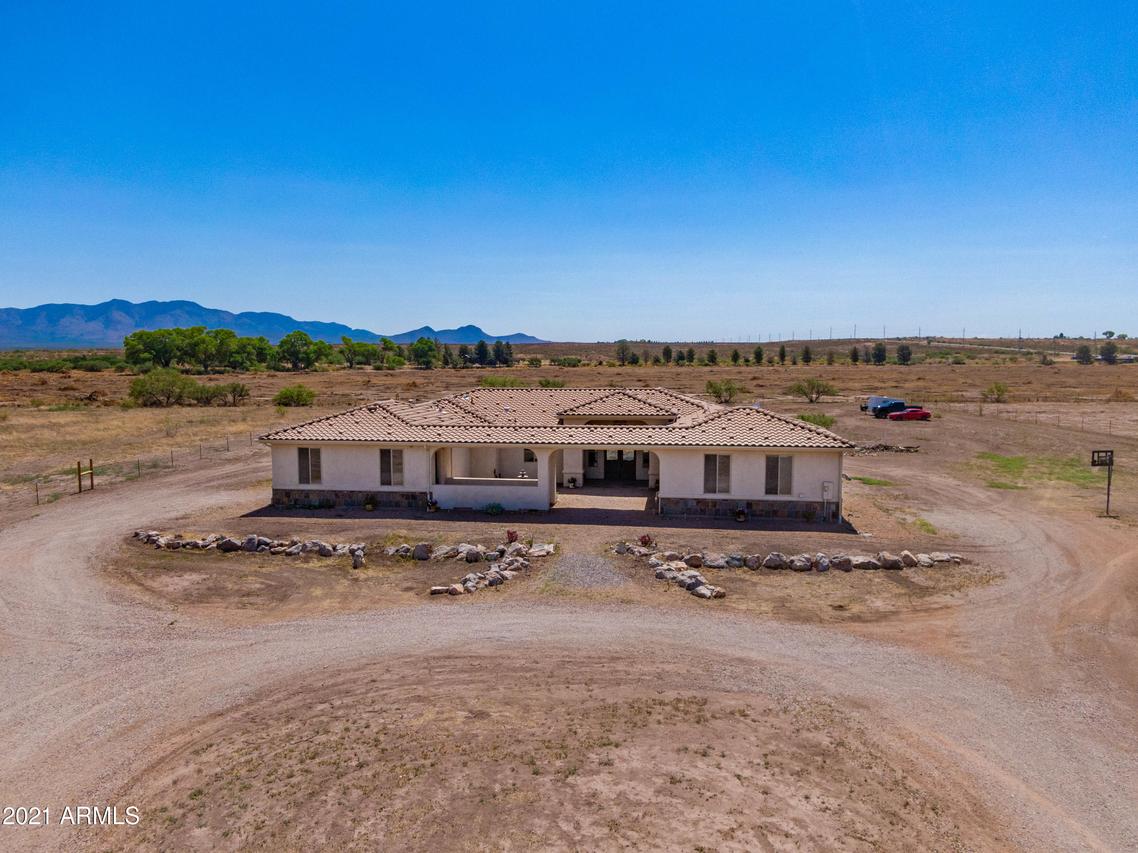 10185 S Bailando Rio, Hereford, AZ 85615
