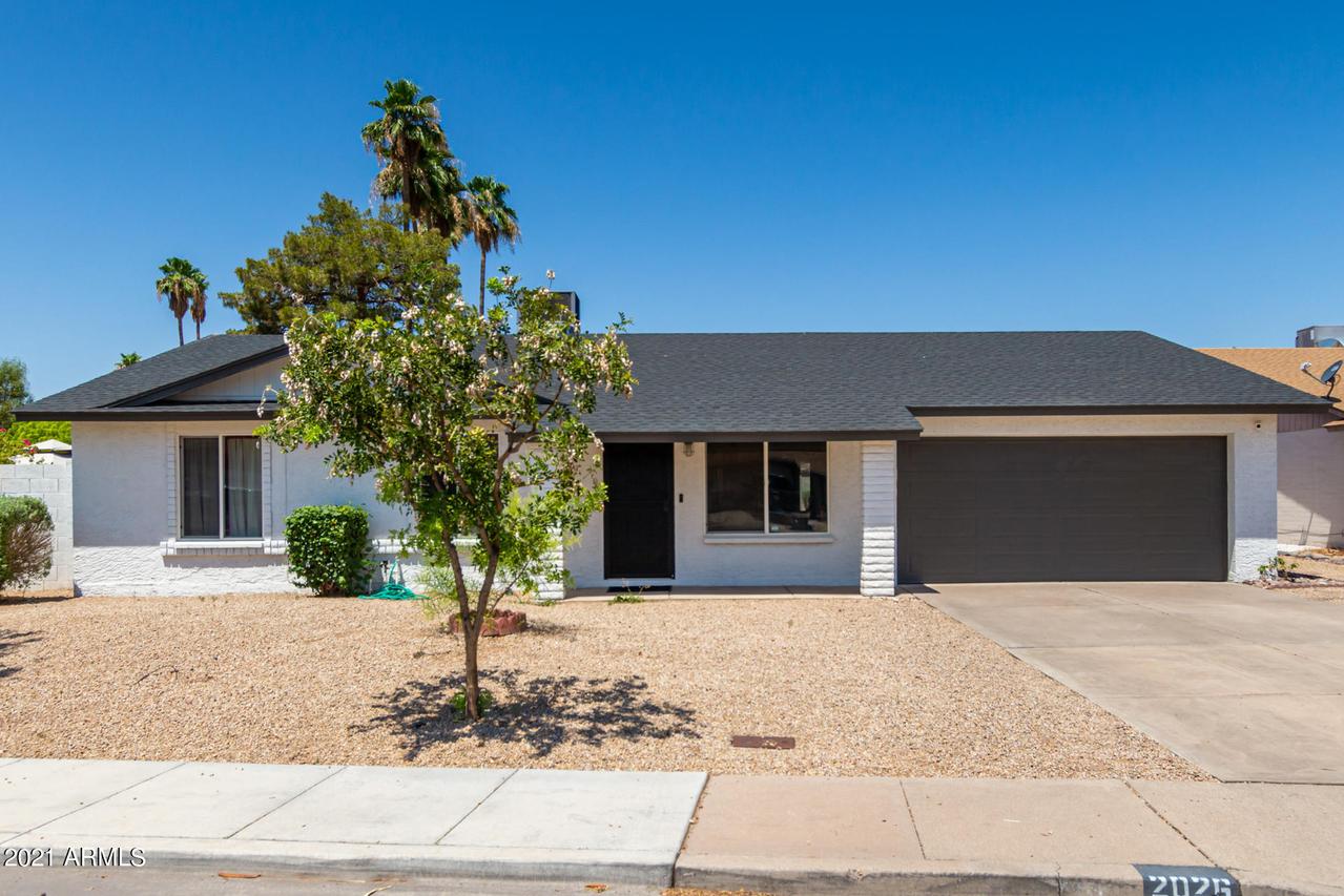 2026 S Palmer Cir., Mesa, AZ 85210