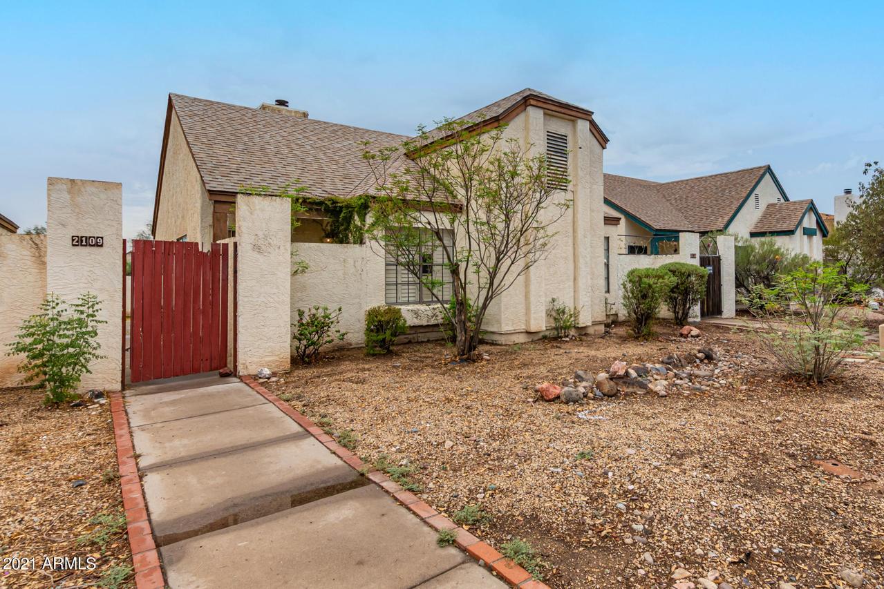 2109 W Rose Garden Ln., Phoenix, AZ 85027