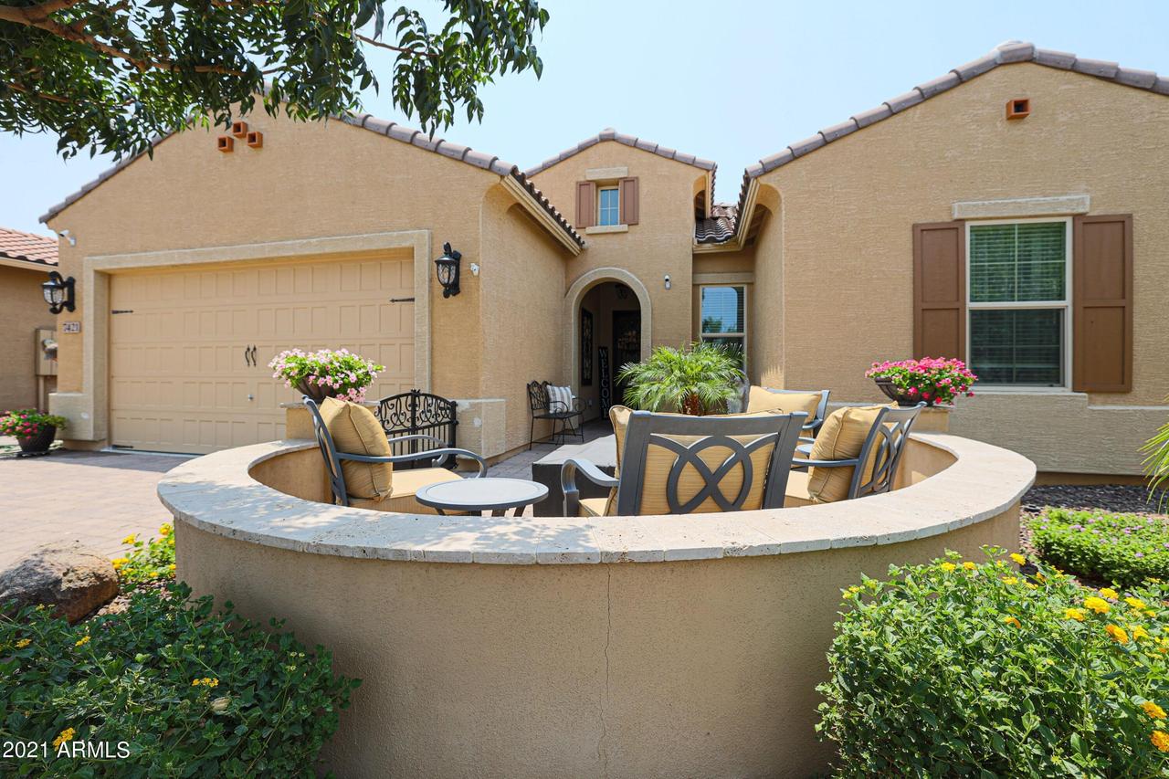 7421 W Saddlehorn Rd., Peoria, AZ 85383