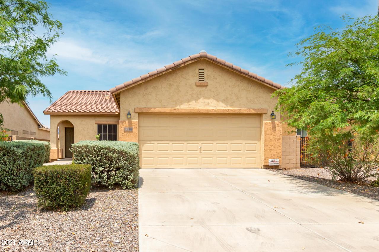 374 E Yellow Wood Ave., San Tan Valley, AZ 85140