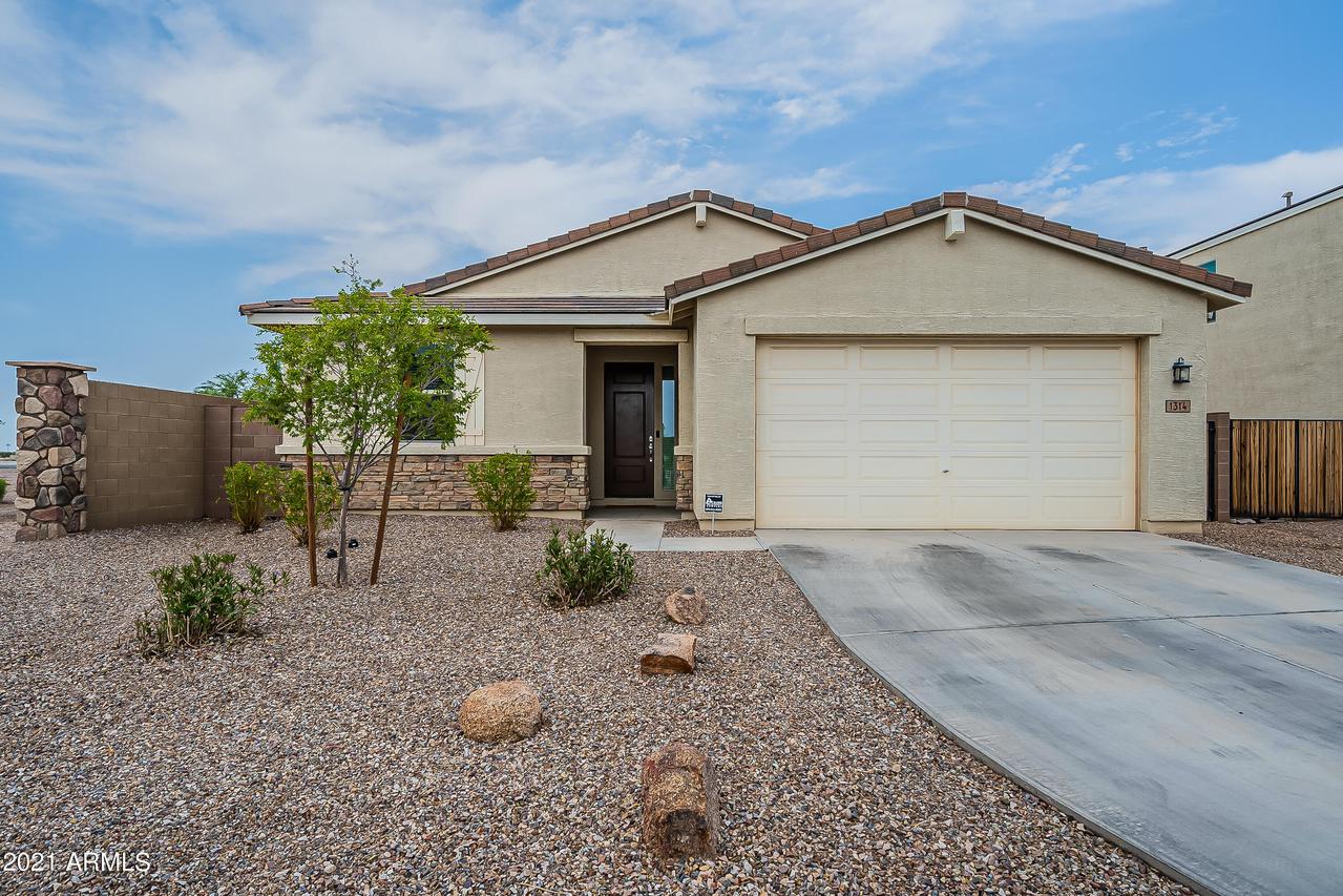 1314 W Blue Ridge Dr., San Tan Valley, AZ 85140