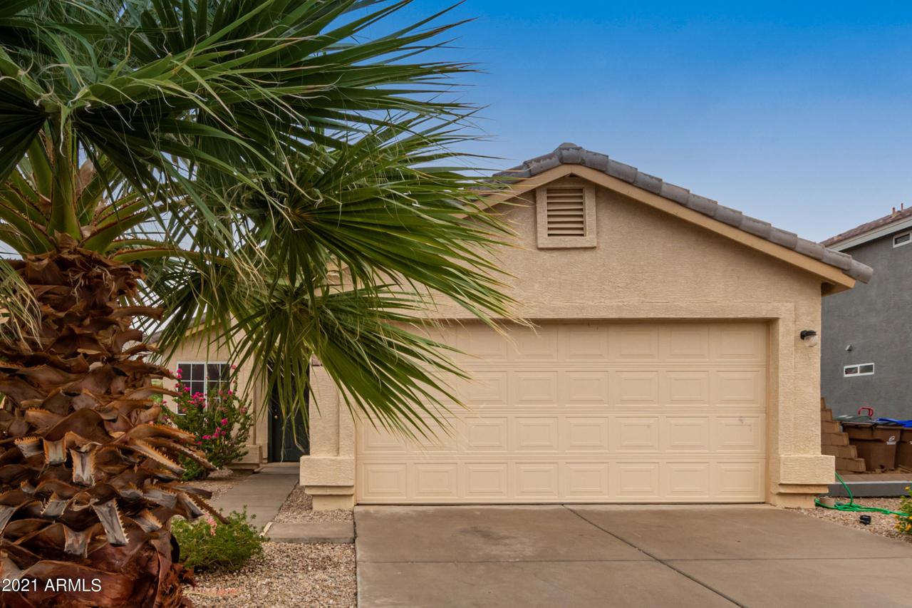 1491 E Stirrup Ln., San Tan Valley, AZ 85143