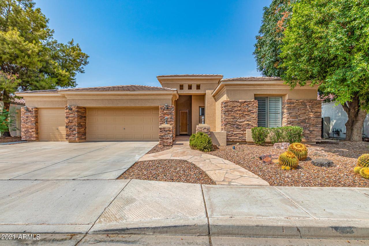 462 W Carob Dr., Chandler, AZ 85248