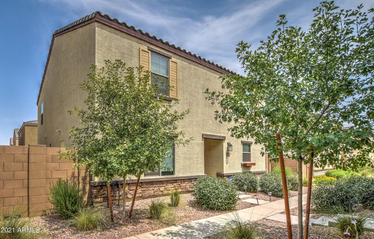 8235 W Illini St., Phoenix, AZ 85043