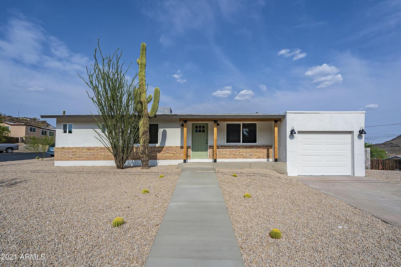 1501 E Sunnyside Dr., Phoenix, AZ 85020