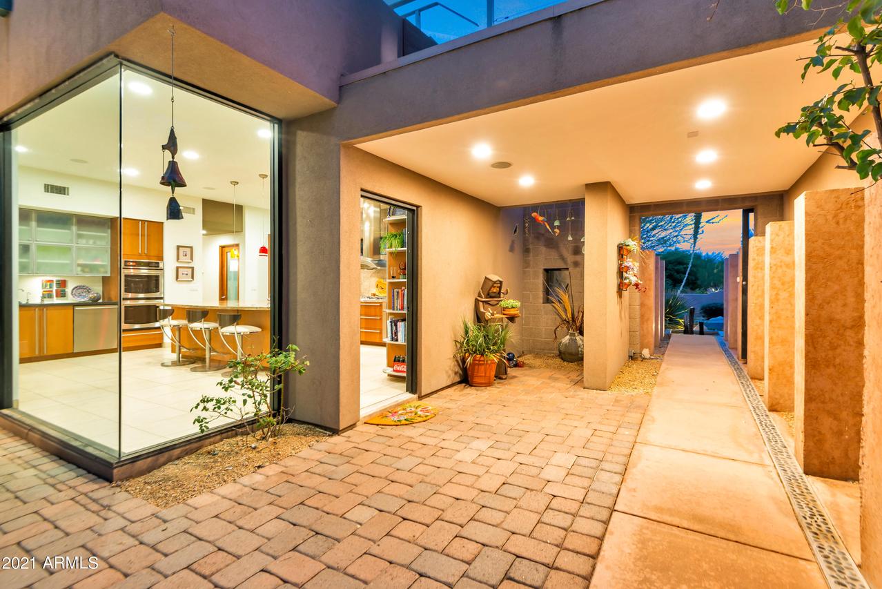 7405 E Sugarloaf St., Mesa, AZ 85207