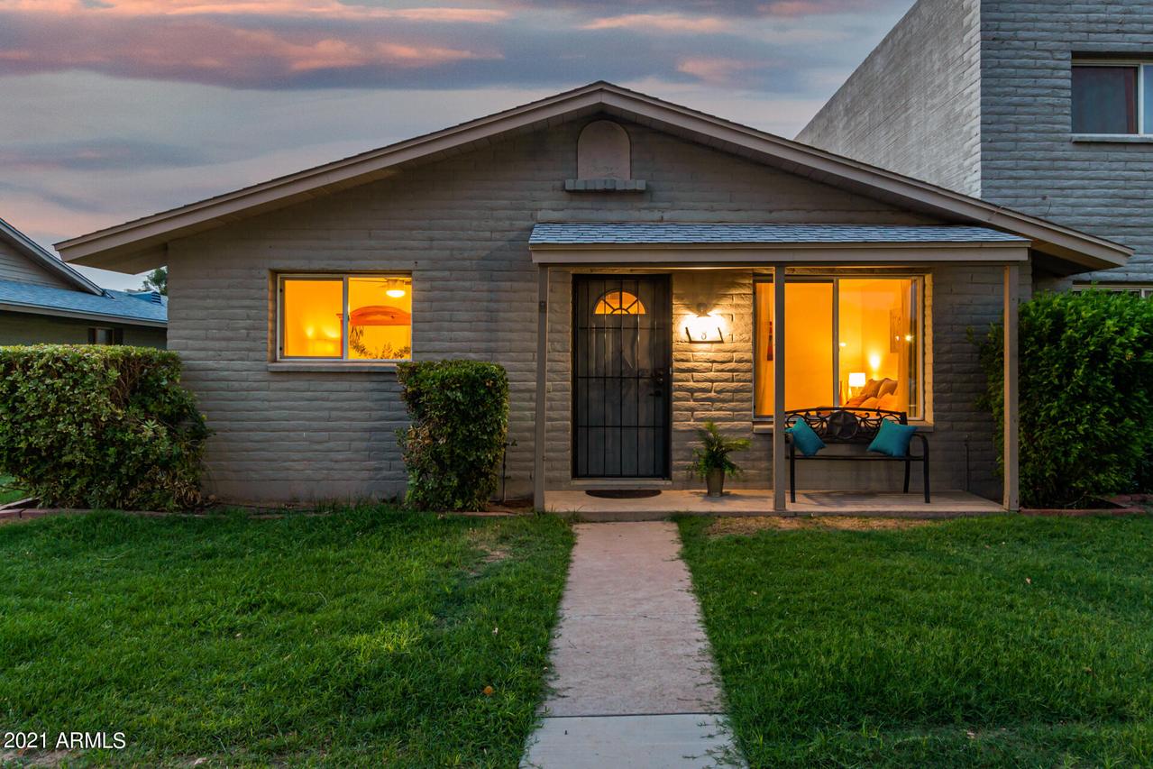 225 N Standage St. #8, Mesa, AZ 85201