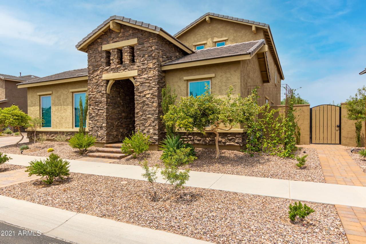 4912 S Centric Way, Mesa, AZ 85212