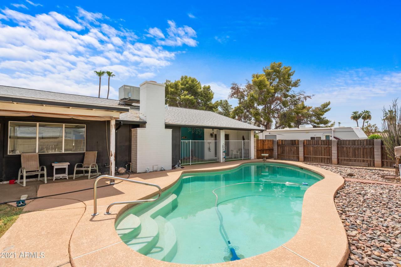 8334 N 57th Dr., Glendale, AZ 85302