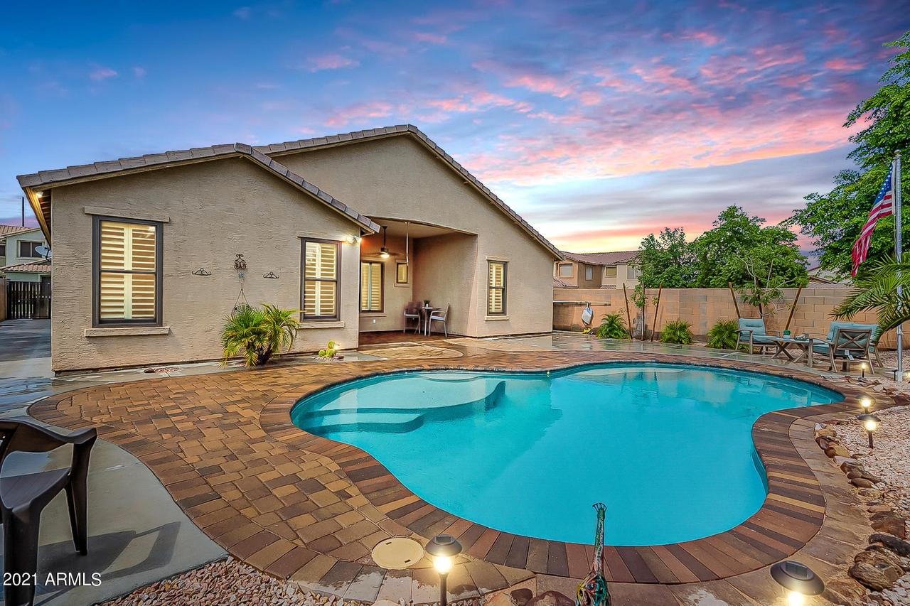 3257 E Silversmith Tr., San Tan Valley, AZ 85143