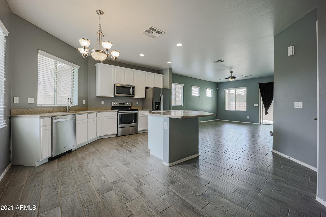 17720 N 89th Dr., Peoria, AZ 85382