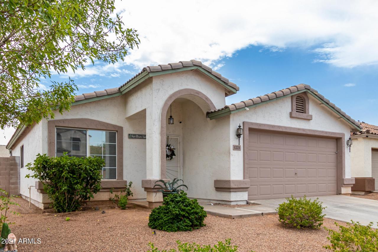 1223 E Grove St., Phoenix, AZ 85040