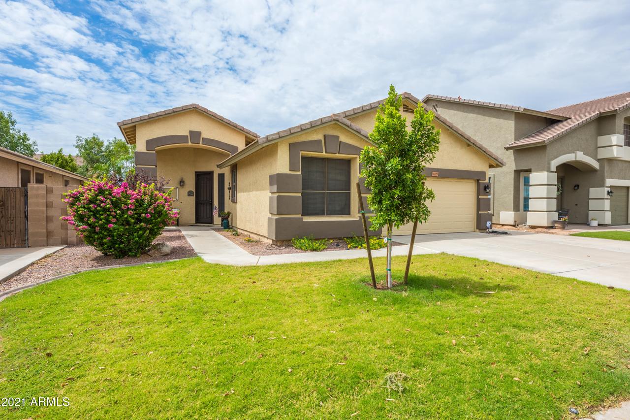 9027 W Clara Ln., Peoria, AZ 85382