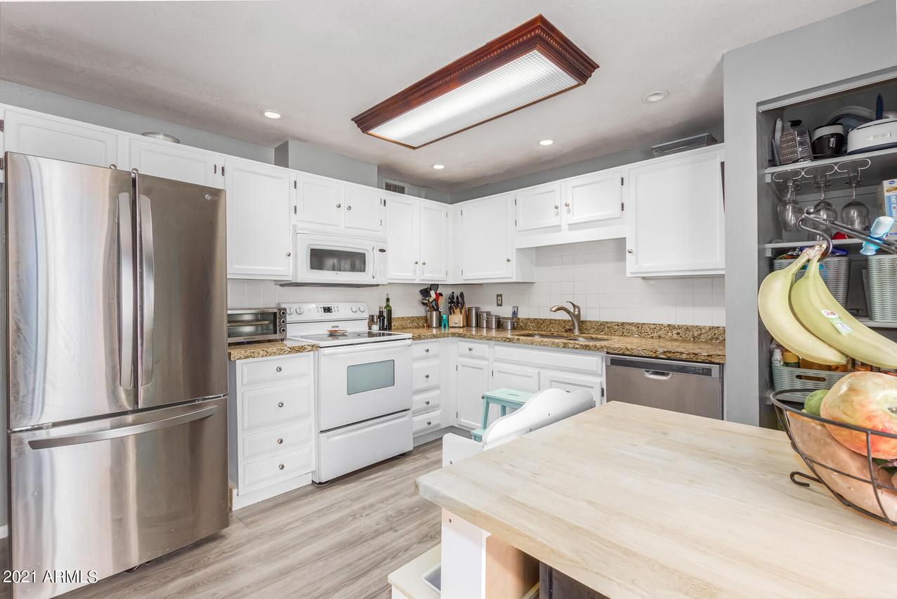 13257 N 38th St., Phoenix, AZ 85028